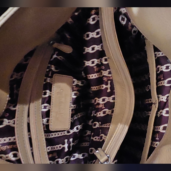 Tignanello Elegant Tan Pebble Leather Hobo/Shoulder Bag - Picture 15 of 16